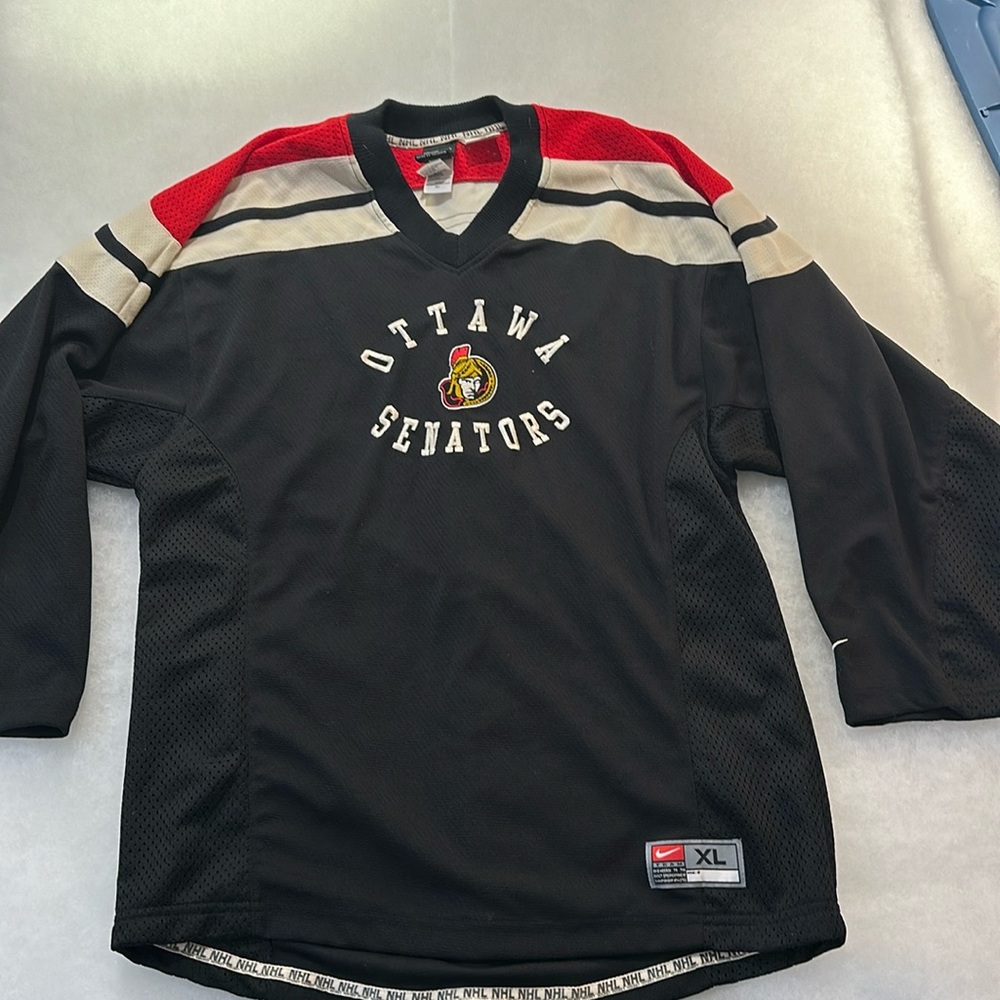 Ottawa Senators Jersey Sz XL Adult in new condition
